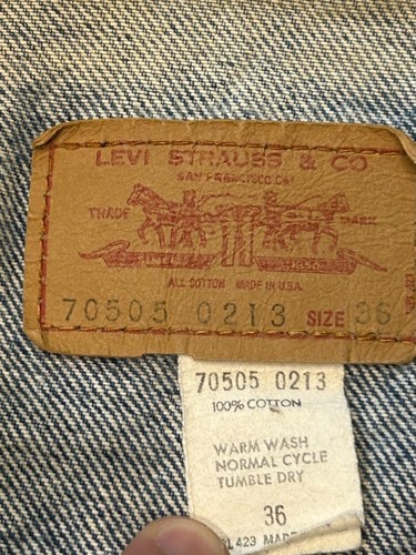 Vintage Levis Type 3 Jean Jacket Size 36 Medium Light Wash Denim 70505-0213 - Picture 8 of 10