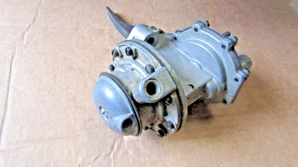 AMC 290 343 390 1967 1968 8 cilindros Bomba de combustible mecánica CARTER M6906 NOS OE Foto 2 de 4