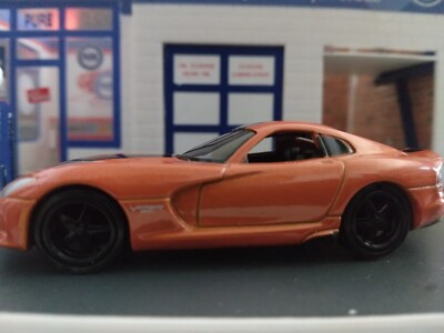 AUTO WORLD 2022 AUTO WORLD DELUXE 2017 DODGE VIPER GTC VERSION A TARGET LOOSE
