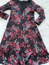 Vintage women's sz. 4 black/red embellished soft lined dress. Exc. condition