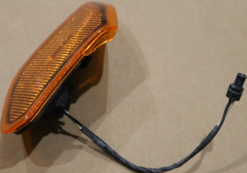 Luz de señalización delantera izquierda Jeep Wrangler Gladiator 2018-2023 OEM 68302119AB Foto 3 de 4