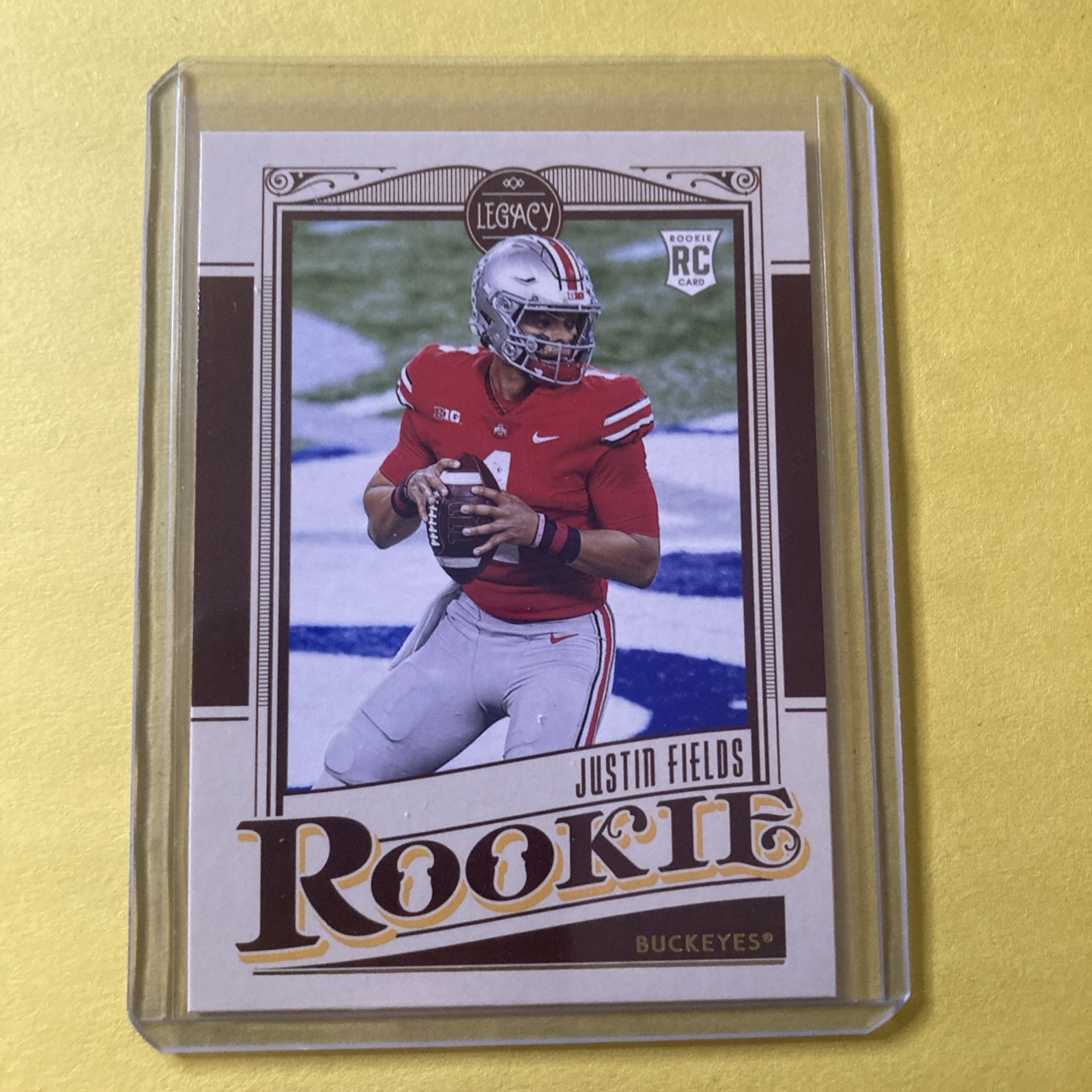 2021 Panini Legacy - Rookies Justin Fields #142 (RC)