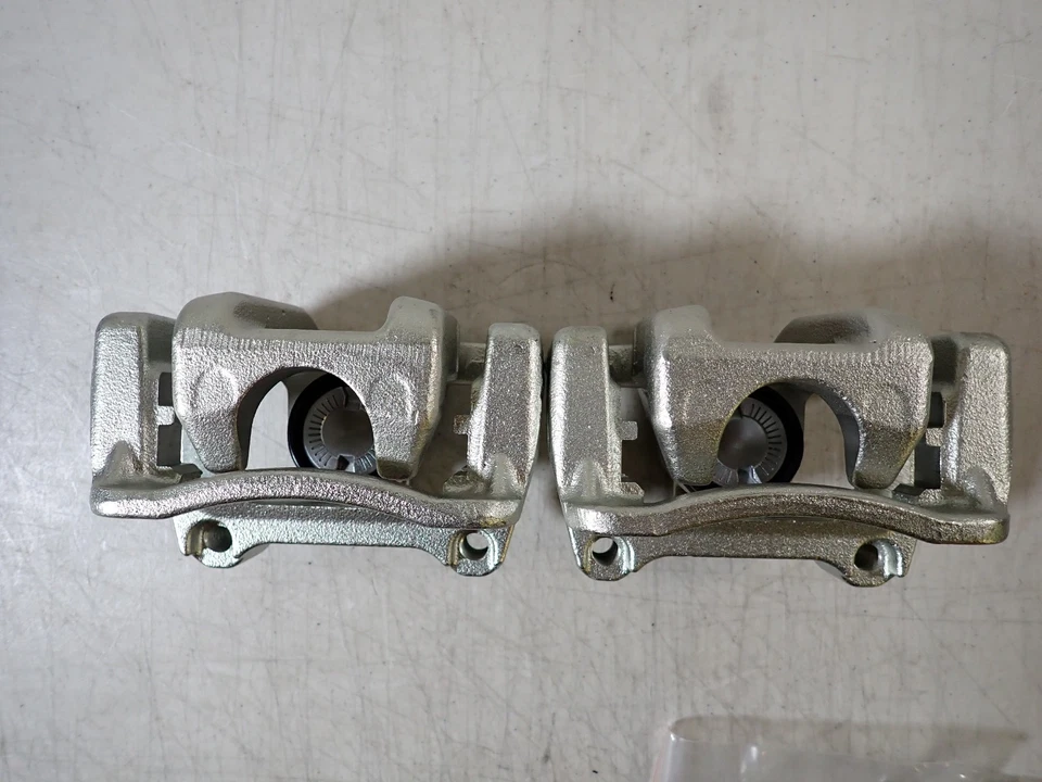 Rear Left & Right Brake Caliper with Bracket for Kia Sportage 2017-2022 Foto 2 de 4