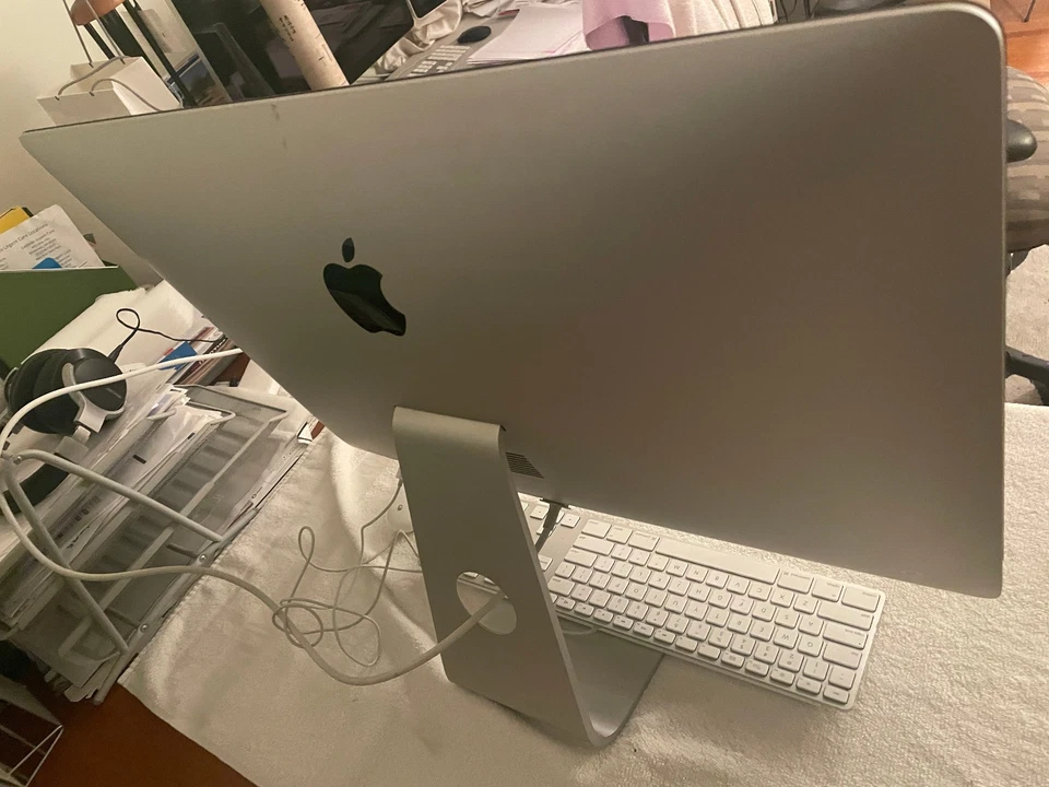 27" Mac 5K QUADCore i7 4.2GHz32GB Ram 1.03TB Fusion Radeon Pro 575 +KYBRD+MSE - Image 2 of 4