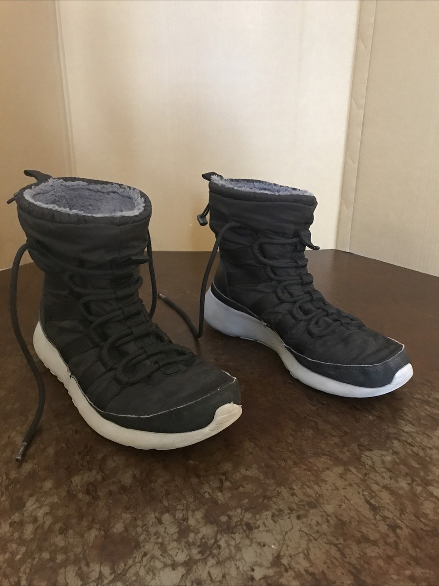 nike women's roshe one high sneakerboot