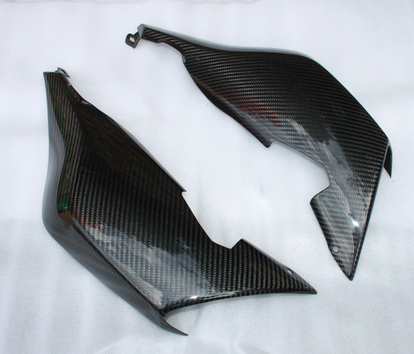 Flancs de coque arrière pour BMW K1200S et K1300S en carbone twill brillant