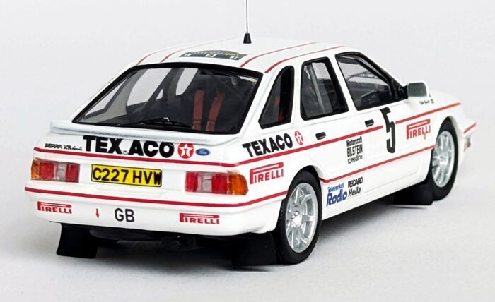 Miniature Ford Sierra XR 4x4 Trofeu RRse28 Suède 1987 Grundel 1/43 en Métal