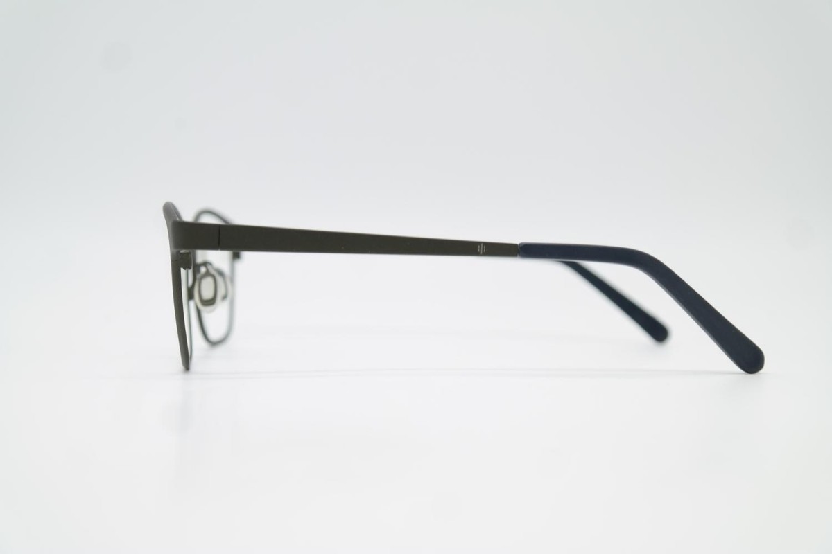 Adrian Marwitz Stranger No 21 Sleek Black Round Titanium Glasses Frames Brille ADRIAN MARWITZ CAZUAL 1 TITANIUM Grün Oval  main image 3