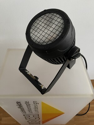 Cameo ZENIT  P100 DTW  125W Outdoor Scheinwerfer - Dim-to-Warm-Technologie (DTW)