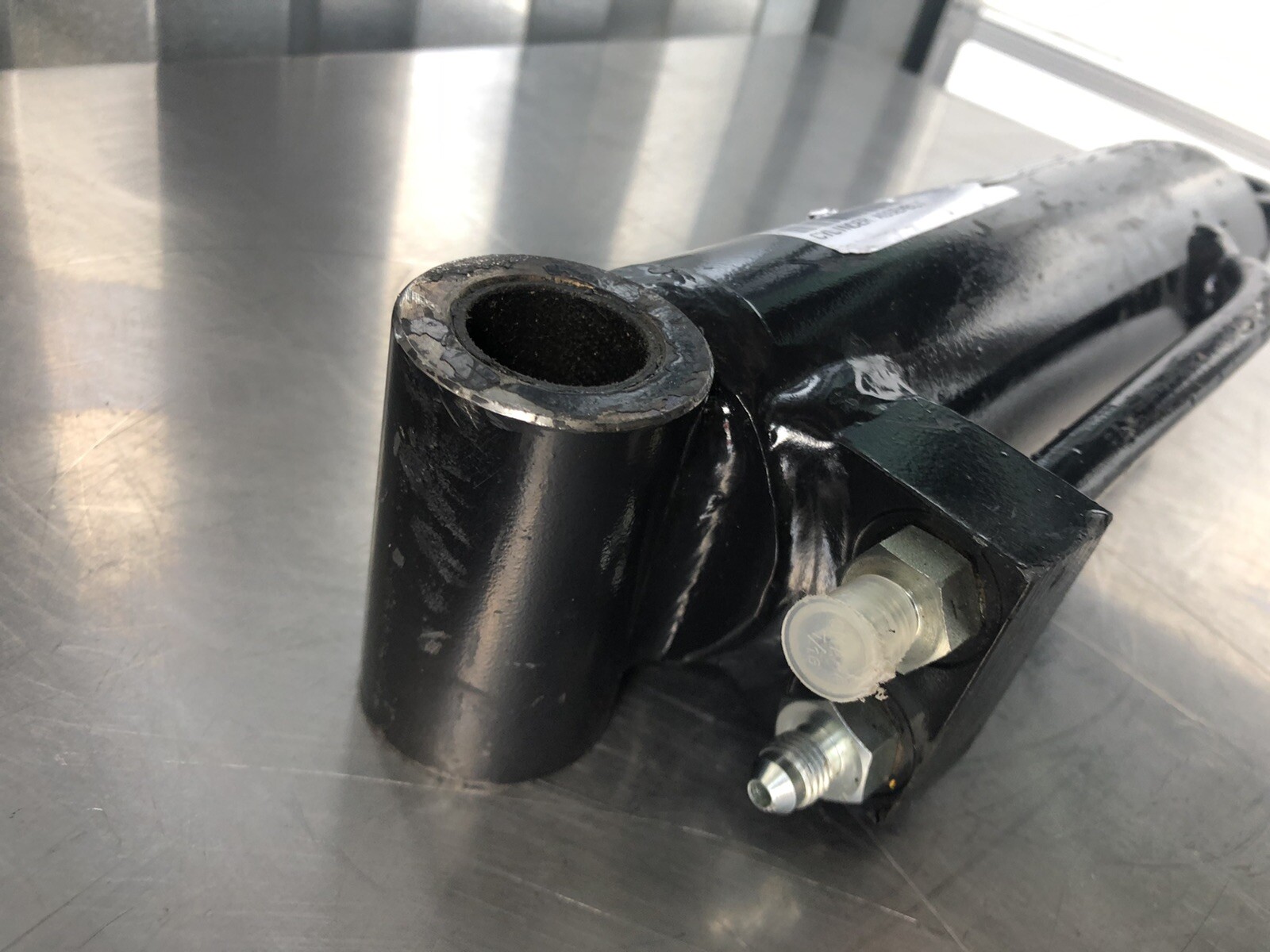 SAF Holland XA58748 Liftgate Hydraulic Cylinder NEW!! FREE SHIPPING