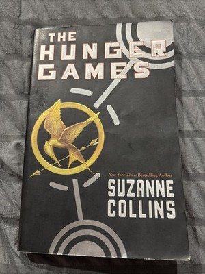 Hunger Games (Hunger Games, Book One) by Suzanne Collins (2010, Trade Paperback)