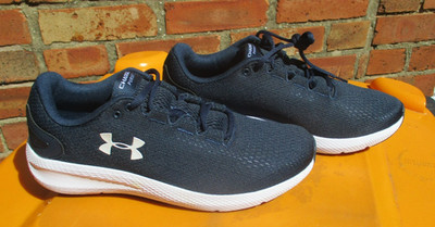 Herren Under Armour Charged Pursuit 2 Turnschuhe marineblau UK 7 brandneu ohne Karton