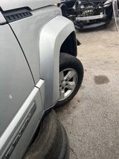 08-12 JEEP LIBERTY FRONT Right Passenger FENDER FLARE MOLDING TRIM SILVER PS2