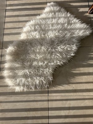 Faux Fur Rug White Hide Fur Rug