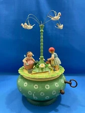 ERZGEBIRGE Wendt Kuhn THORENS Music Box "Garden Work" Carved Wood Germany vtg