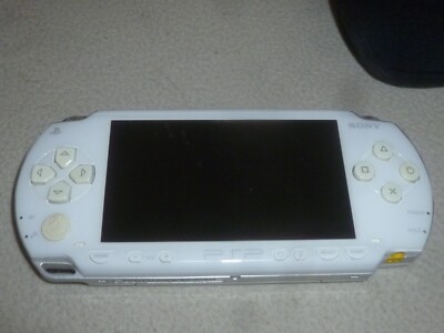 WHITE PLAYSTATION PORTABLE PSP-1000 SYSTEM HANDHELD W 32MB MEMORY