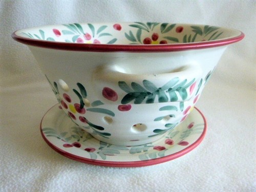 Berry Fruit 8” Colander Strainer with Plate New Debco Vintage - Picture 4 of 8