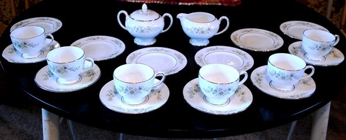 Wedgwood WESTBURY Tea Set For 7 (23 Pc) Cups, Saucers Plates + Creamer & Sugar - Picture 8 of 22
