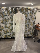 Hayley Paige Sz 14 Style Nerida Ivory Lace and tulle Fitted Wedding Gown Sample