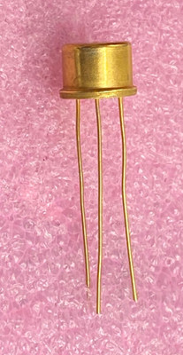 RCA triac 40529 package TO-5 with gold color leads and package