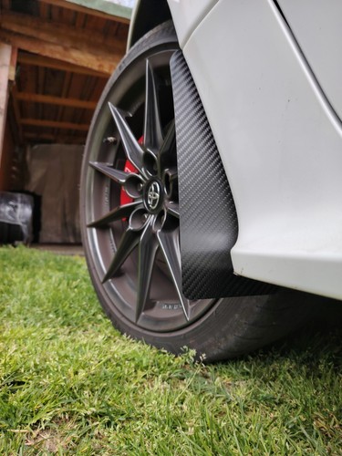 Paraspruzzi Anteriori Coppia Per Yaris Gr Mk1 Mk2 In carbonio Plug&play - Picture 2 of 5