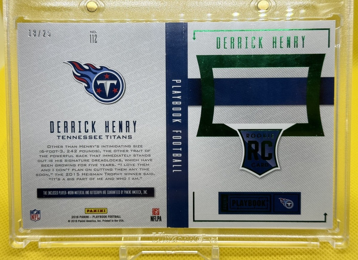 DERRICK HENRY PLAYBOOK GREEN ROOKIE PATCH AUTO BOOKLET 18/25 DERRICK HENRY PLAYBOOK GREEN ROOKIE PATCH AUTO BOOKLET 18/25