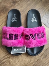 NEW GIRLS HOT PINK FAUX FUR SLEEP OVER SLIDERS BY DEBEHNAMS SIZE UK 4