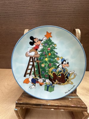 Walt Disney Schmid 1983 Limited Edition Sneak Preview Plate