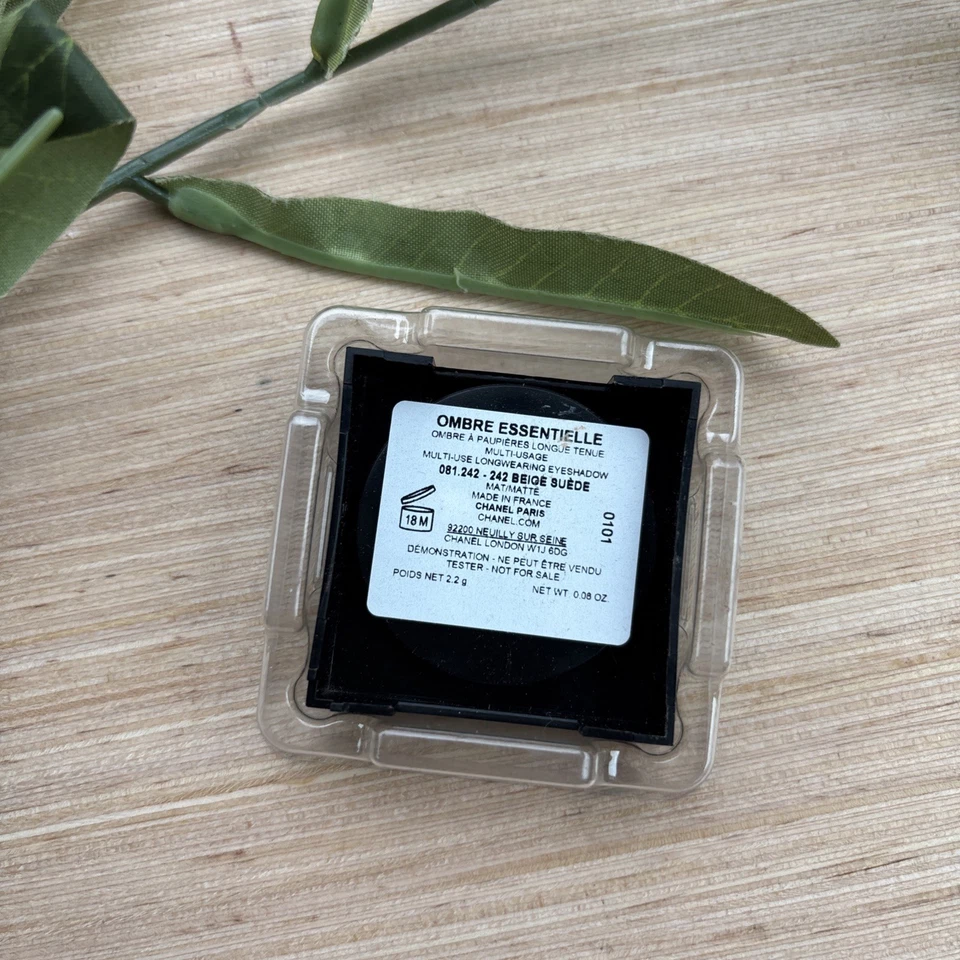 Chanel Ombre Essentielle 242 Beige Suede Multi Use Longwear Eyeshadow Matte 2.2g - Image 3 of 3
