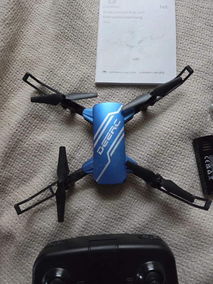 DEERC D20 Blue Mini RC Drones with 720P HD FPV Camera 3D Flips RC Quadcopter - Image 4 of 4
