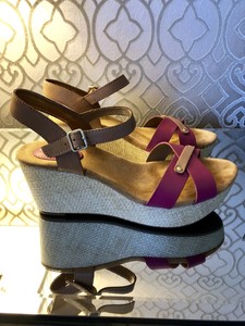 clarks fuschia sandals