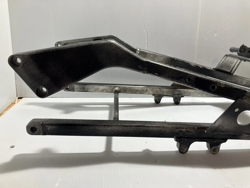 2000 Honda Cbr929rr Subframe (OEM) Foto 2 de 4