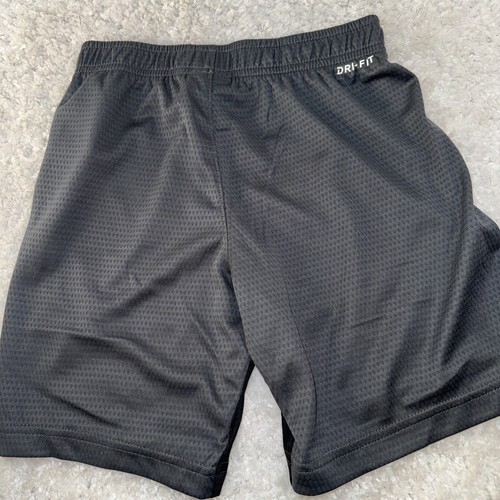 Nike Boy's Mesh Shorts in Gray Size 6/M age 5-6 years - Picture 3 of 5