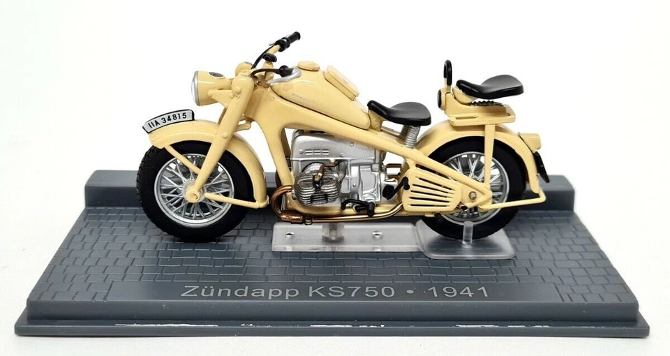 Ixo 1/24 Scale appx 8cms Zundapp KS 750 1941 + Plinth Model Motorbike - Image 4 of 4