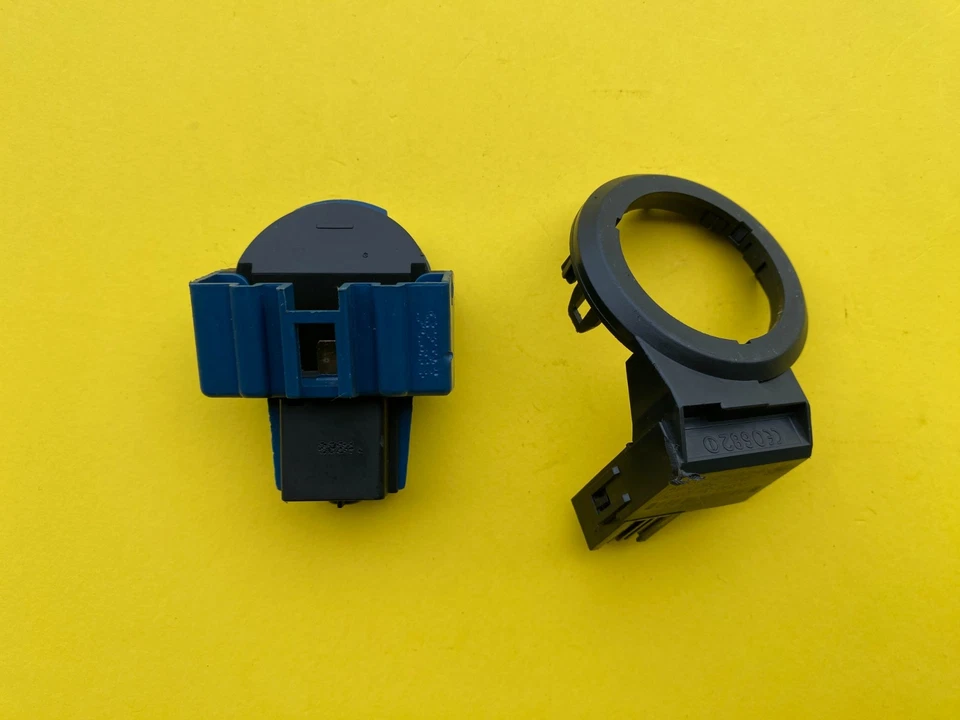 Interruptor de arranque e inmovilizador Ford Fiesta 2011-2019 OEM 8A6T-15607-AC Foto 3 de 4