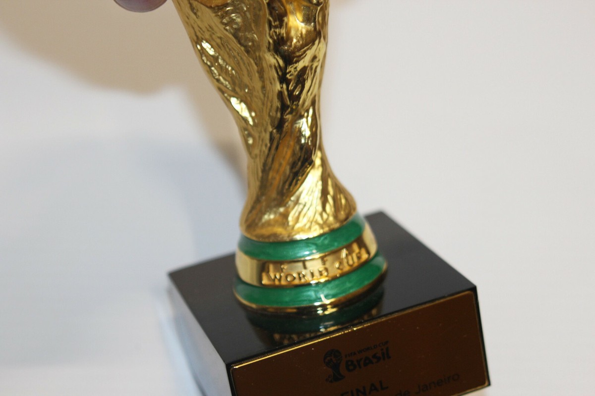 RARE - Official 2014 FIFA World Cup Final Mini Trophy Brasil RARE - Official 2014 FIFA World Cup Final Mini Trophy Brasil