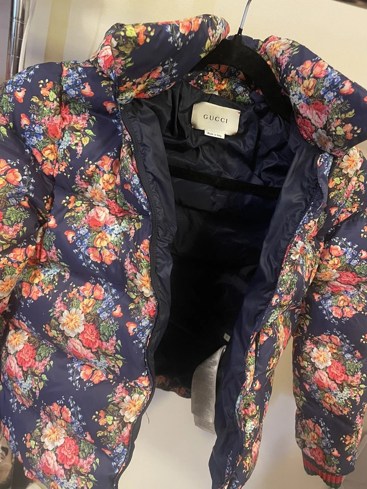 Abrigo Gucci para niñas con capucha desmontable. Floral Talla 10.**Falta lengüeta de cremallera* Foto 4 de 4