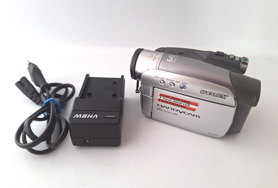 Sony Handycam DCR-HC23E MiniDV Camcorder - Analoger Recorder