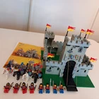 LEGO 6080 ROYAL KING CASTLE KNIGHT MEDIEVAL KNIGHT MINIFIG lot