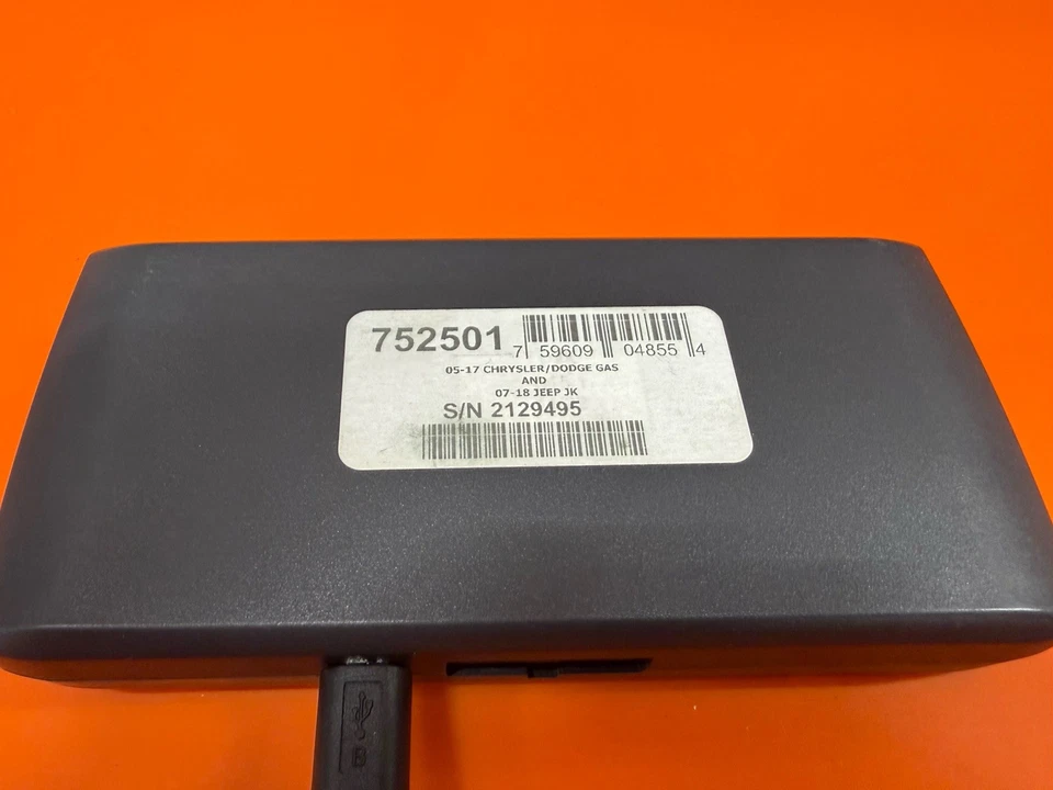 Módulo calibrador velocímetro Hyper Tech para vehículos Chrysler Dodge Jeep 752501 Foto 3 de 4