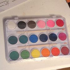 Watercolour Paints Palette Set, Assorted Types, 18 Colours in Plastic Case
