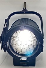 Mole Richardson Fresnel 400W LED Studio Junior LED 5400k Daylight 2k Equiv
