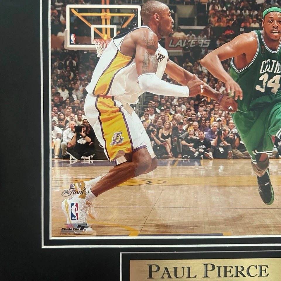 Paul Pierce & Kobe Bryant NBA 总决赛 2008 年图片带泡沫/纸板框架 — 第 3/4 张图片
