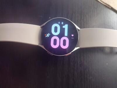 Samsung Galaxy Watch5 44mm  Blue tooth + Cellular 