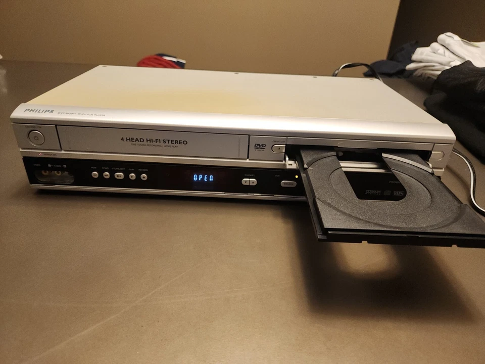 Philips DVP3050V DVD/VHS Player Combo USED Tested & Working-No Remote - Image 3 of 4