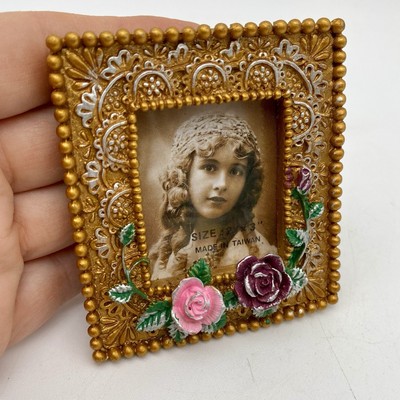 Vintage LaVie Frame Roses Floral Resin Victorian Garden Style 2'' x 3'' Taiwan