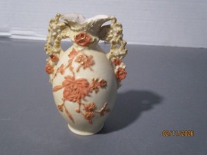 VINTAGE 5.75" DECORATIVE VASE WITH HANDLES