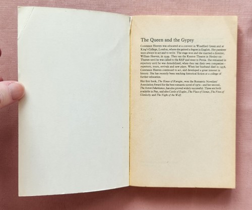 The Queen and the Gypsy by Constance Heaven, 1978, Paperback - Picture 2 of 12