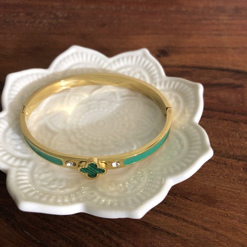 Armreif Armband Damen vergoldet grün Kleeblatt Edelstahl minimalistisch Boho - Bild 3 von 10