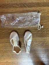 NIB LA STRADA child  s ballet slippers ivory size 12 1/2 C